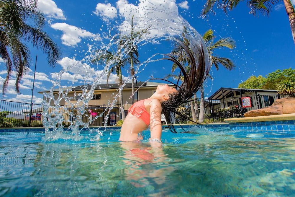 بيج 4 ميلبورن هوليداي بارك حمام سباحة مكشوف