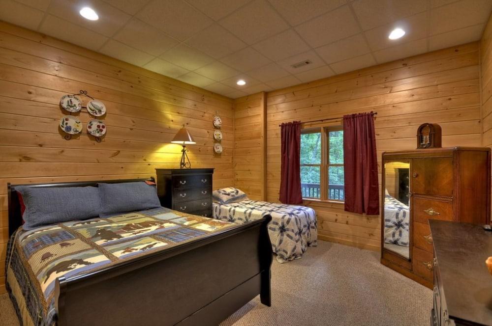 Treasure In The Trees Room