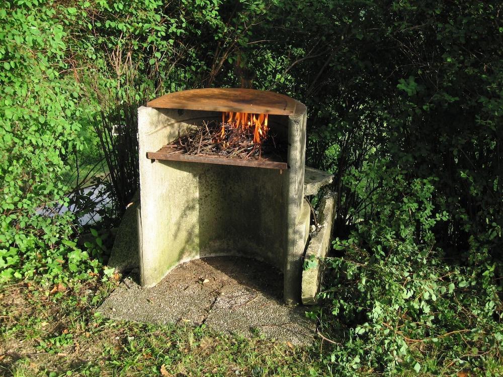 هوليداي هاوس كاروفينا منطقة شواء/نزهات