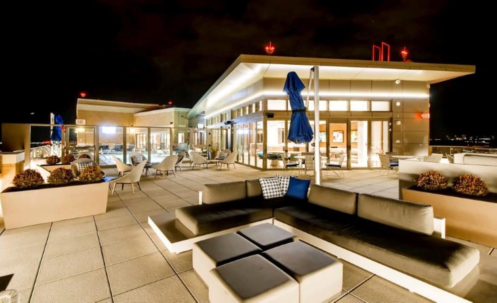 بلو بيرد سويتس نير بنتاجون المنطقة الخارجية