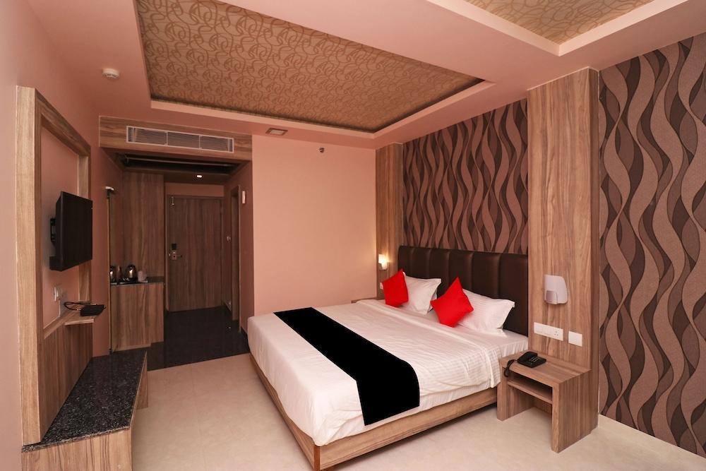 Capital O 27765 Hotel Vip Square