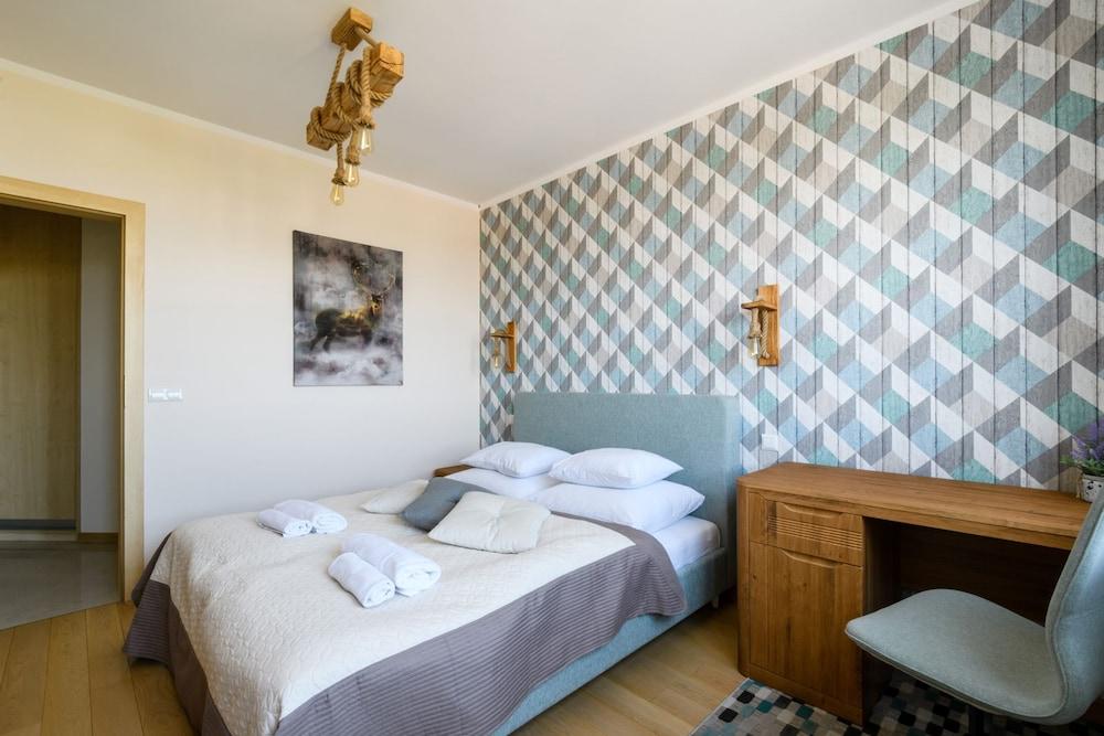 بي آند أو أبارتمنتس سلومينسكييجو 5 غرفة