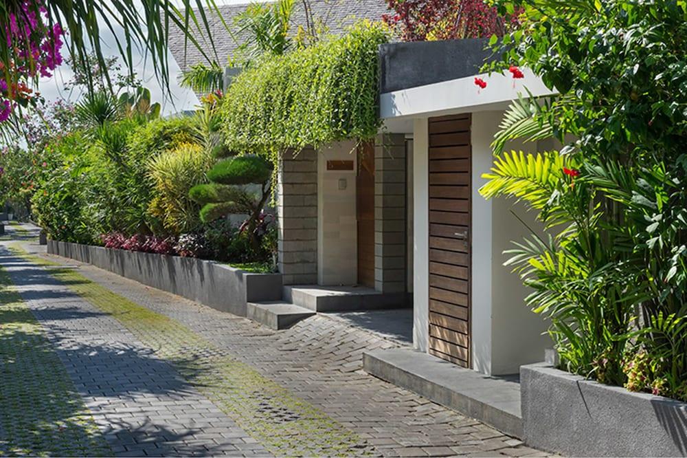The Layar Designer Villas and Spa Exterior detail