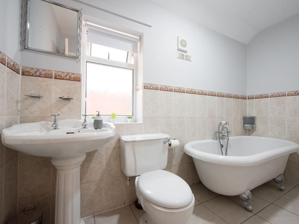 سنوج هوليداي هوم إن برينتوود نير ماونتنيسينج ويندميل حمام