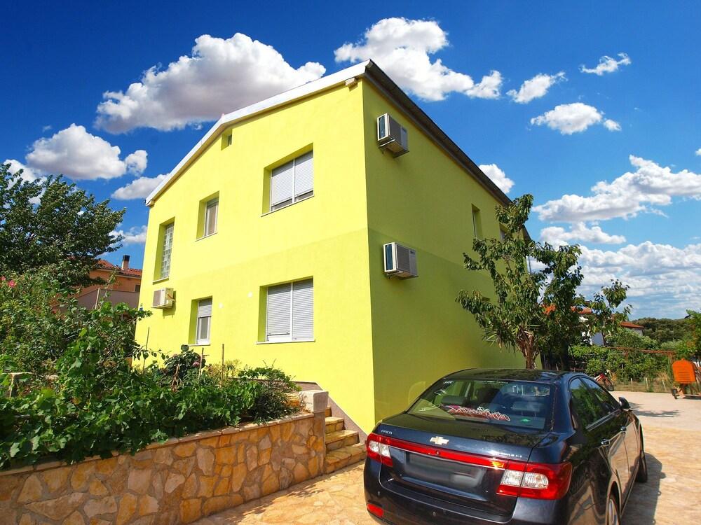 Apartment 1432 Exterior