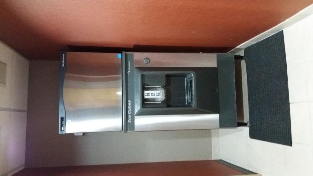 هوليداي إن إكسبرس هوتل آند سويتس ووترفورد باي آيتش جي داخلي