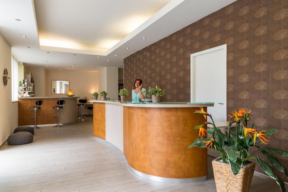 ذي أوريجينالز سيتي، أوتل فريزيا، بوليو سور مير منطقة الاستقبال