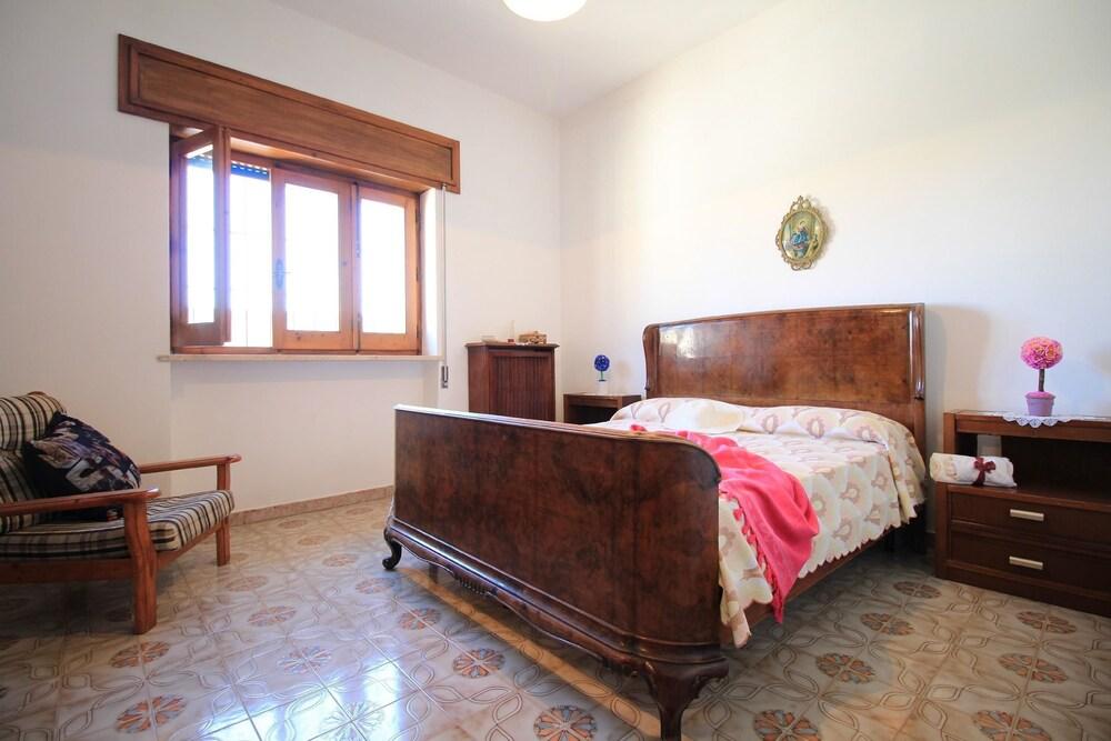 Lucia Spiaggia a due Passi Room