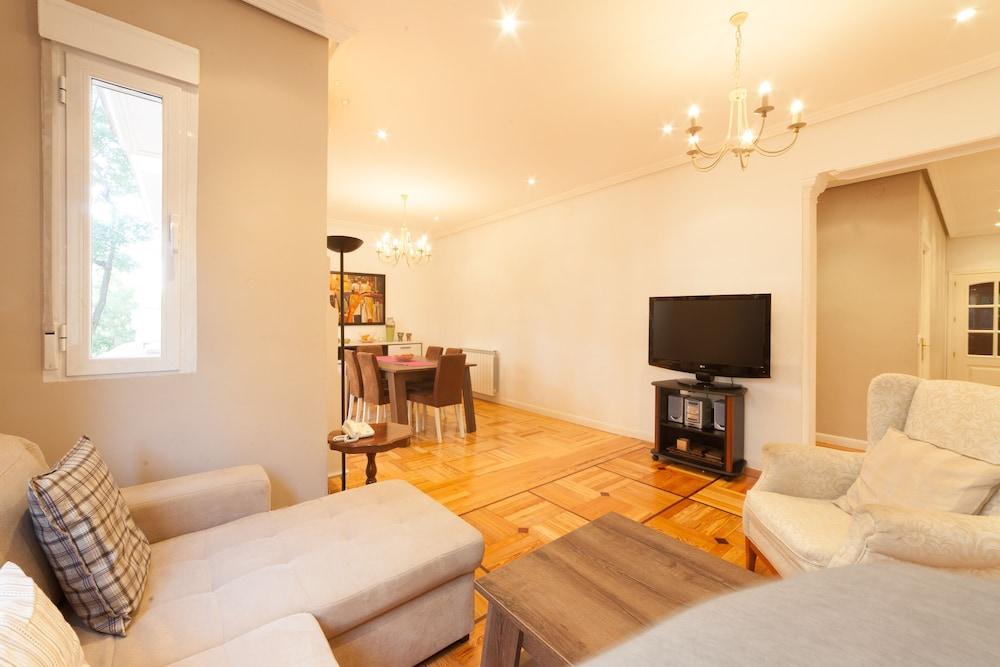 كلاسيكال فلات إن باريو سالامانكا باي ألو هاوسينج أخرى