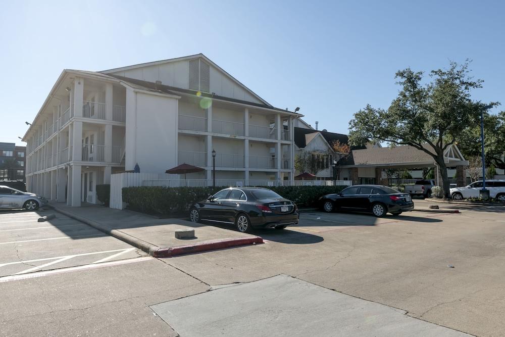 OYO Hotel Houston Katy Freeway Exterior