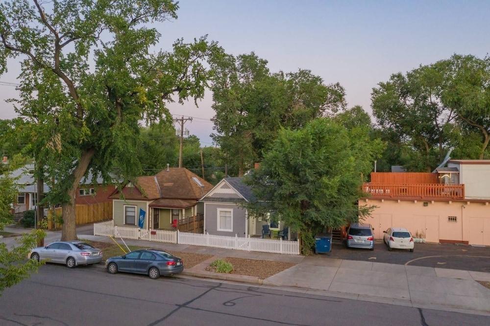 1 بد روم مودرن آند تشيك برينج يور بايكس آند دوج! المنطقة الخارجية