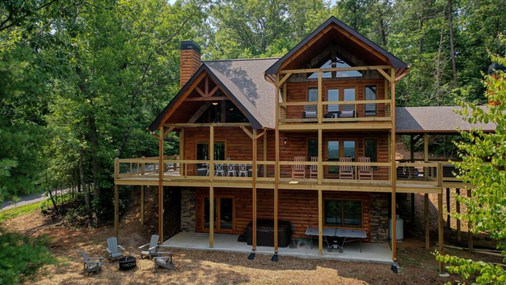 Sasquatch Chalet by Escape to Blue Ridge Exterior