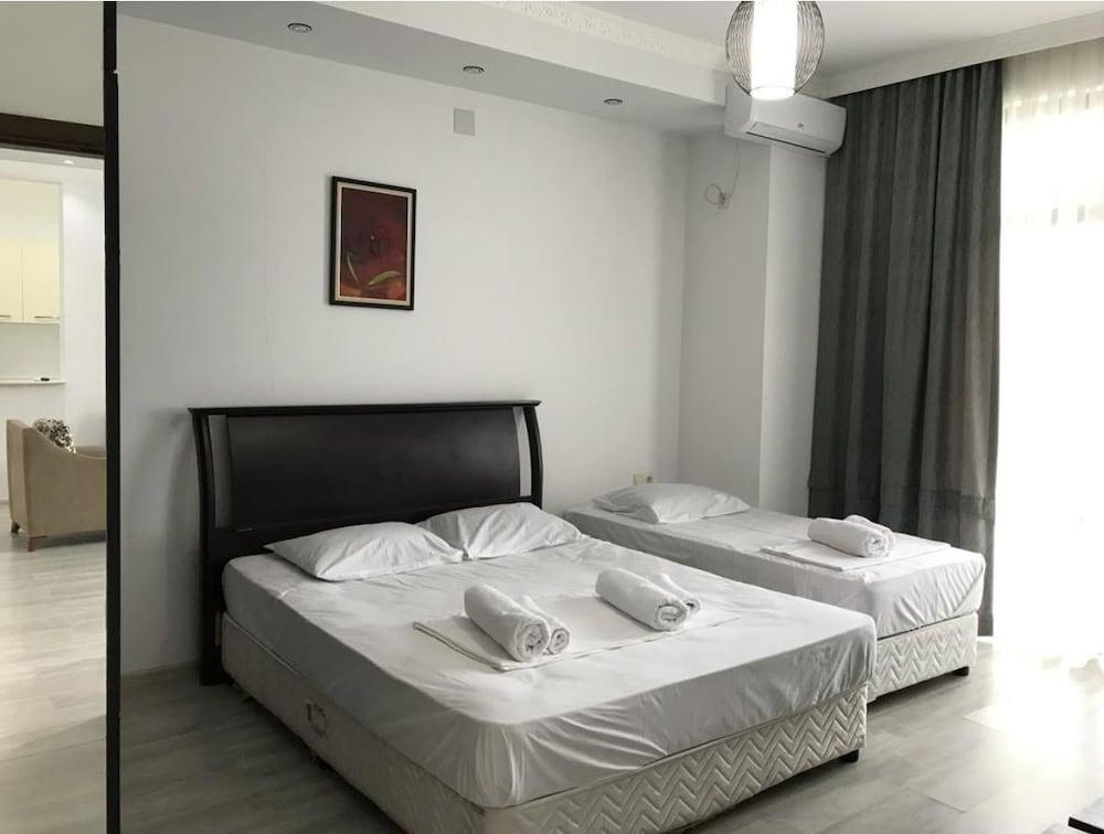 Guesthouse Data Room
