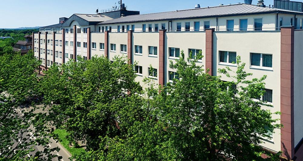 فيكتورز ريزيدنز هوتل سارلويس