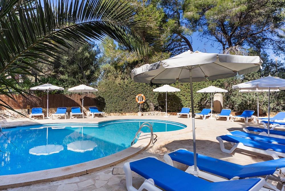 أبارتامنتوس كالا مورادا مينيجولف سطح مشمس