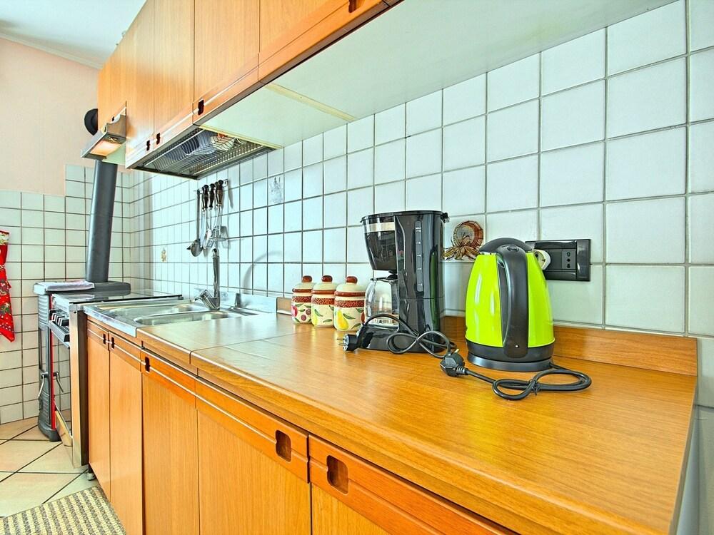 Cozy Holiday Home in Kastelir With Swimming Pool