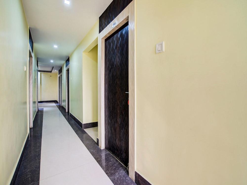 OYO 26889 Hotel Shree Vishnu Regency Lobby