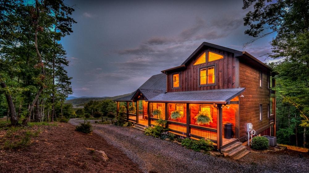 ليتل بيرد لاندينج باي إسكايب تو بلو ريدج