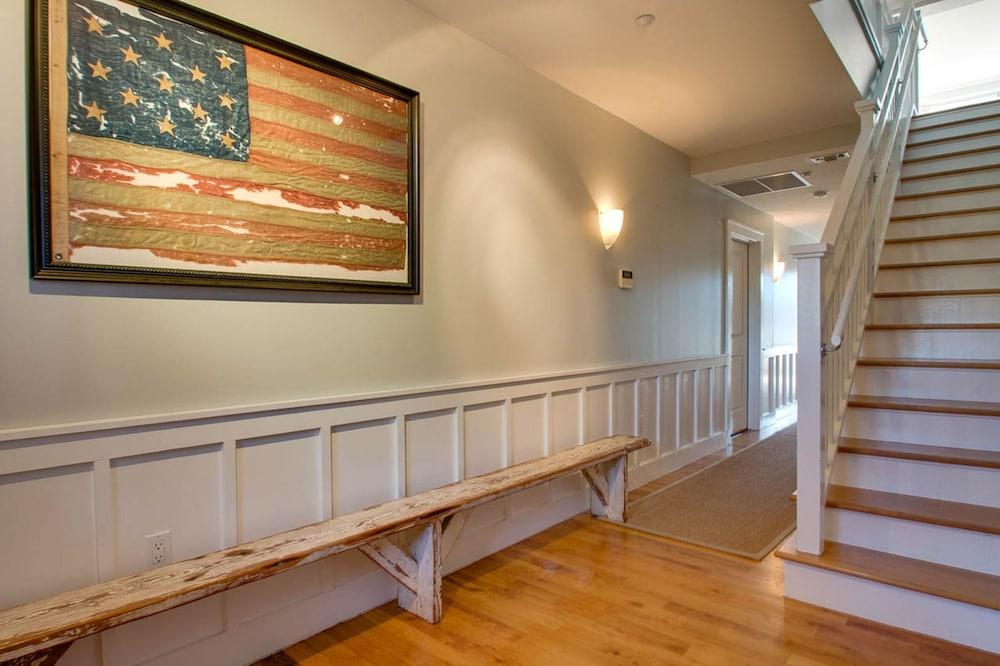 ووتر ساوند كروسينجز باي ديون فاكيشن رينتالز داخلي