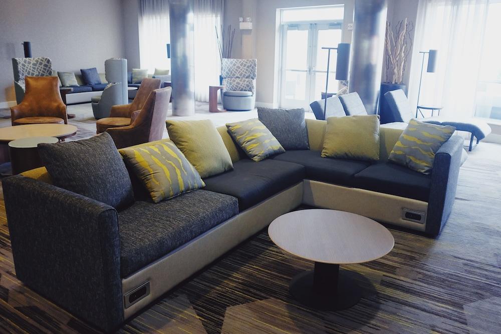 كورتيارد باي ماريوت أونسبورو منطقة الجلوس في الردهة