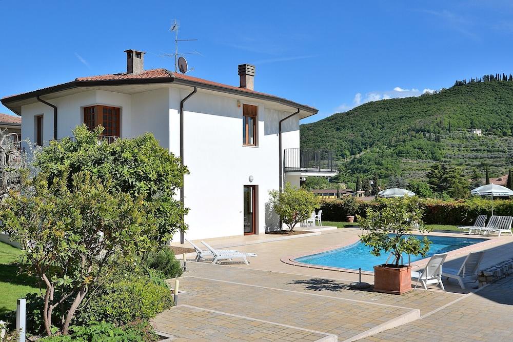 Cà Le Terrazze With Pool Exterior