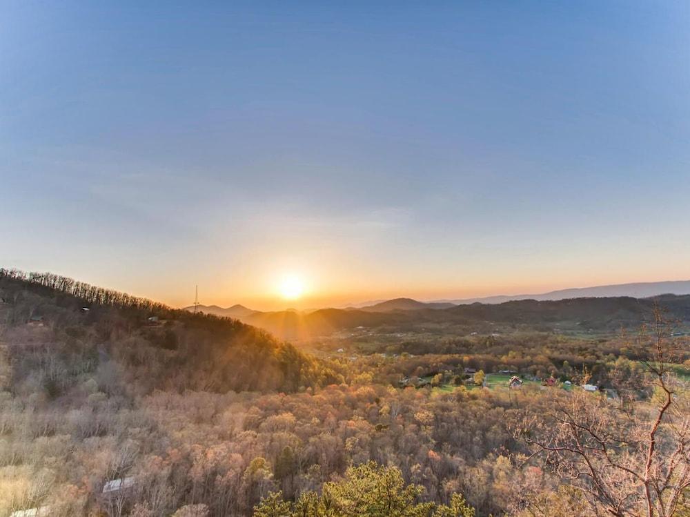 لوك أوت لودج 4 بد روم كابين باي ردونينج المنطقة المحيطة بالمنشأة
