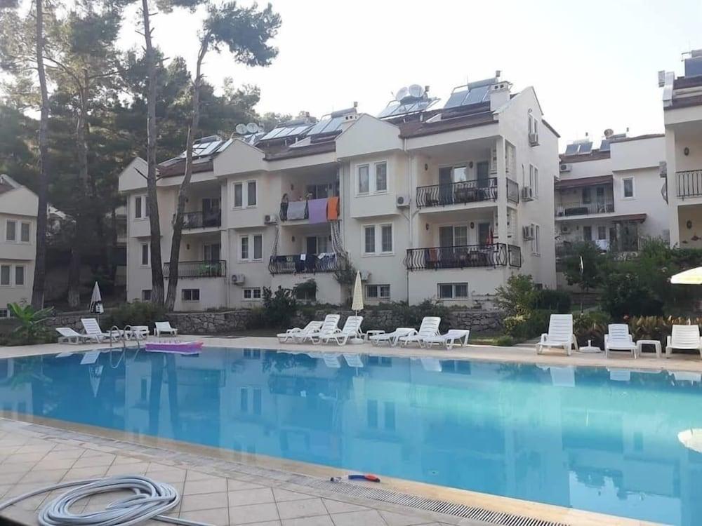 بي بي إف أبارت 1 باي دريم أوف هوليداي الصورة الأساسية