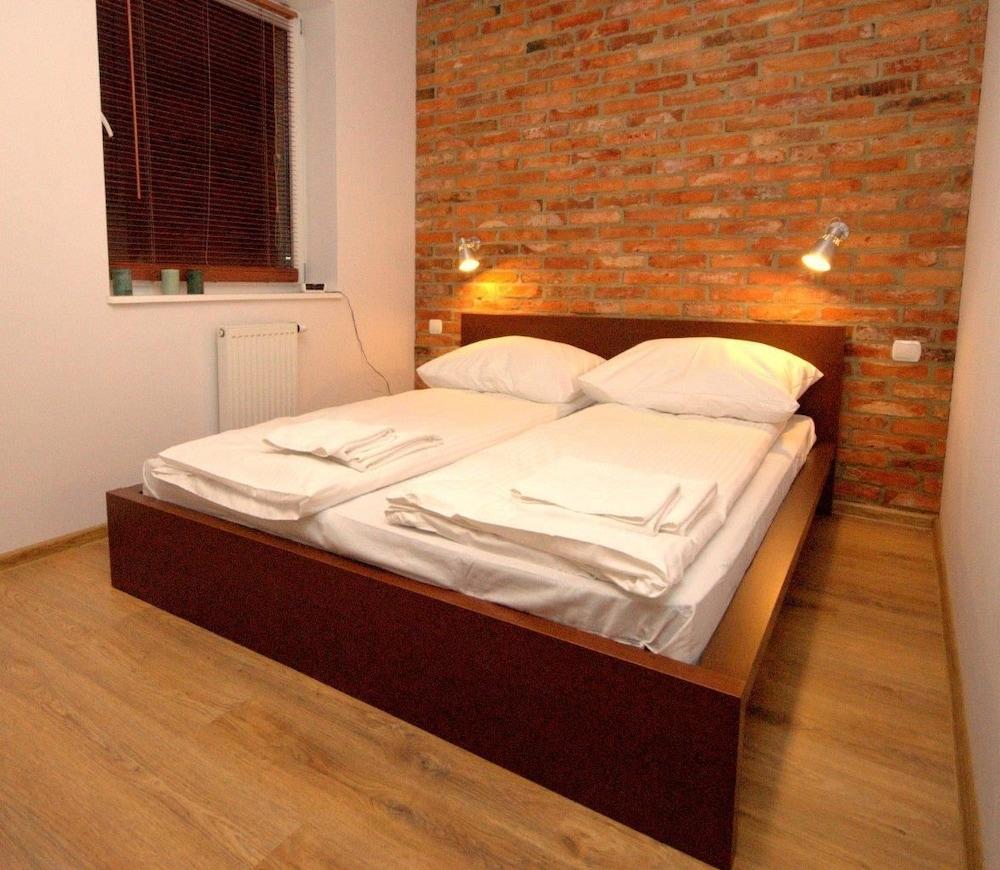 آياراس رويال أبارتمنتس - آياراس مورينو وزغورزا غرفة