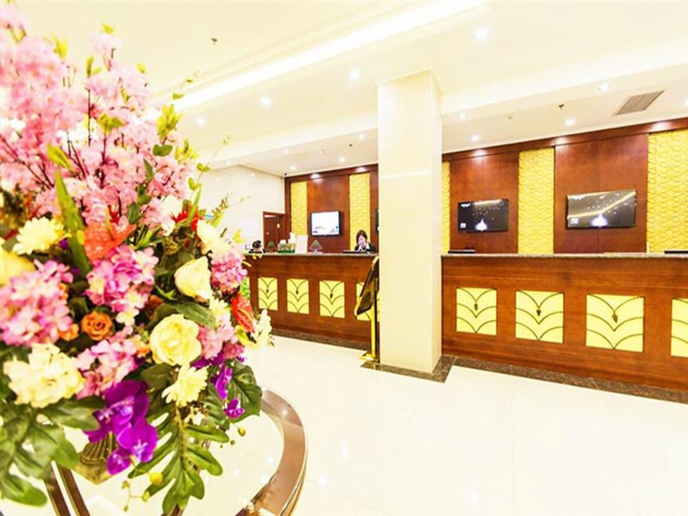 GreenTree Inn Xuzhou High Speed Railway Zhanqian Square Hotel Reception