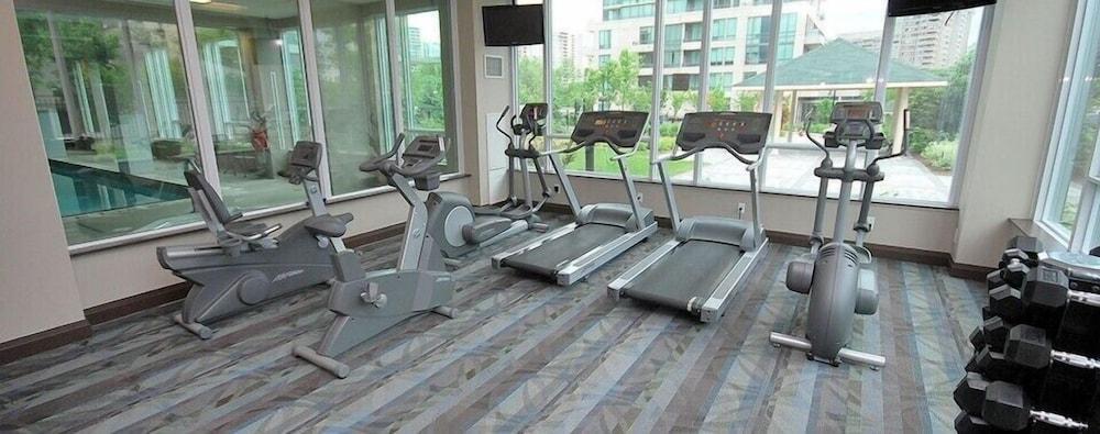Maplewood Suites - Square One Gym