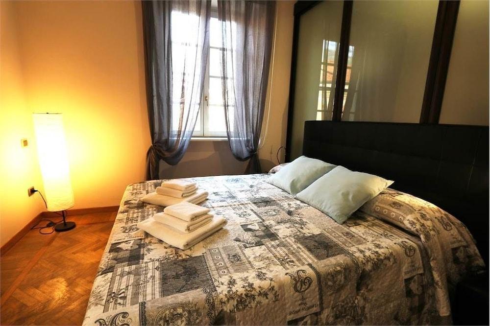 Logicasa Elegance in Como Centre Room