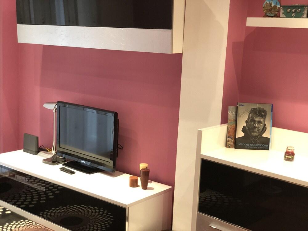 أوريجين سانتوتشو جونتو آه كاسكو فييخو باي أربان هوستس منطقة المعيشة