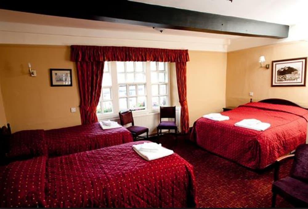 Swan and Royal Hotel Room