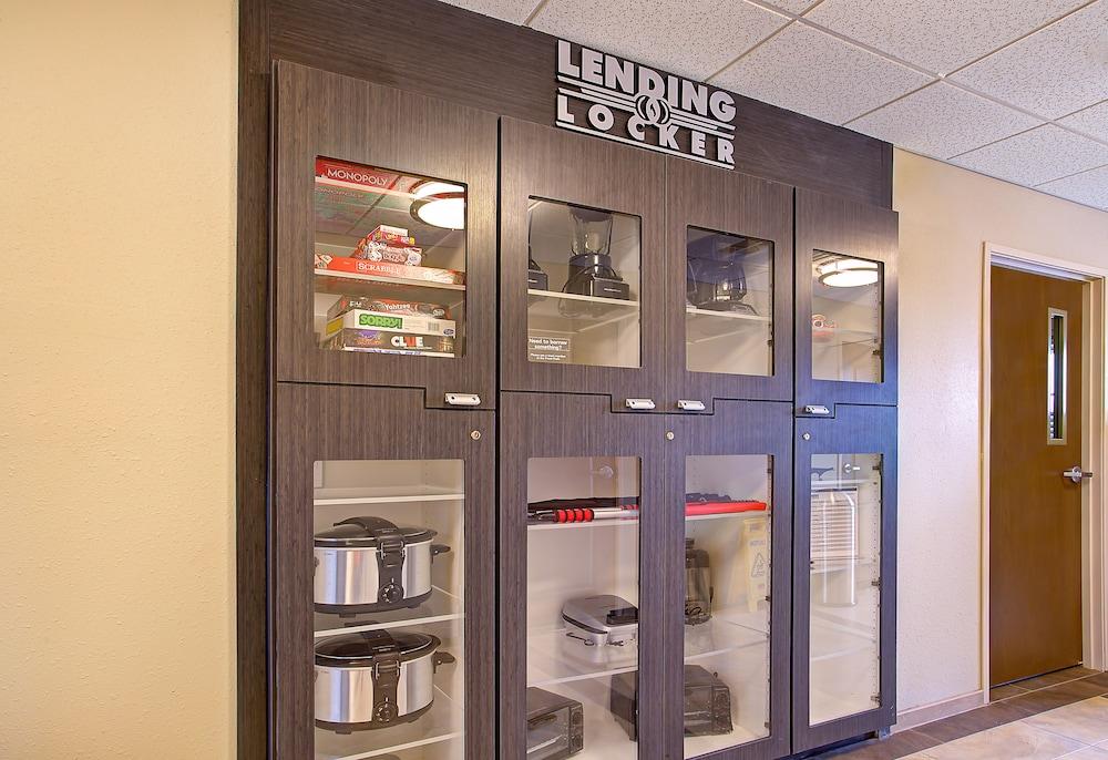 كاندلوود سويتس فورت كامبيل - أوك جروف باي آيتش جي داخلي