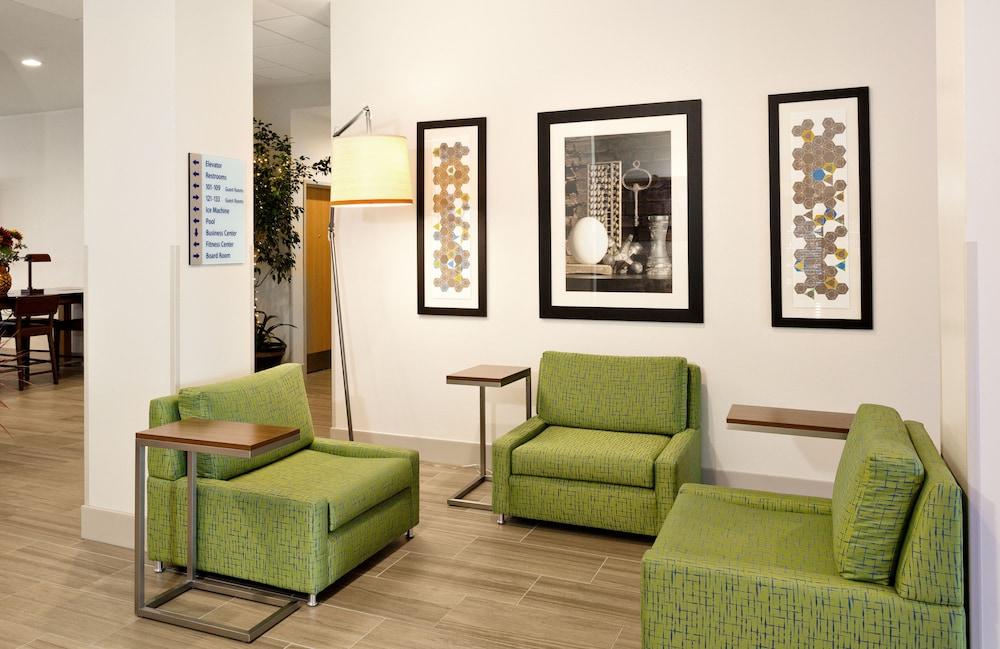 هوليداي إن إكسبرس ليك ويلز ان وينتر هايفن باي آيتش جي المنطقة الخارجية