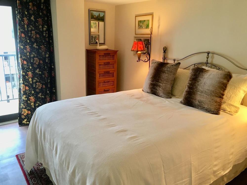 هينلوبين يونيت 801 باي لونج آند فوستر غرفة