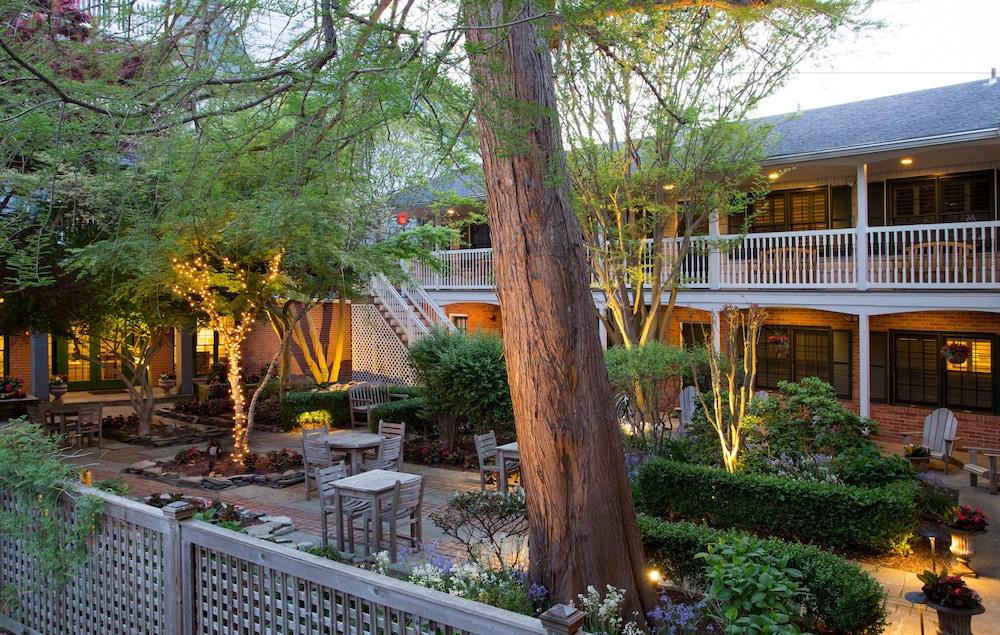 ذي بيلمور إن آند سبا تفاصيل الفندق من الخارج