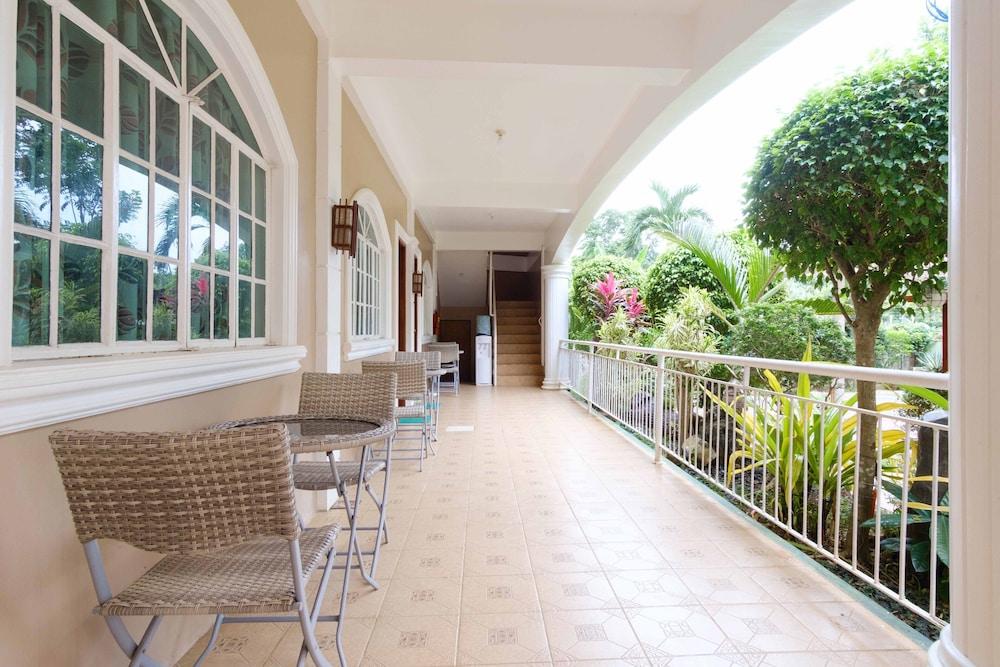 ريد دورز بريميوم آت أوبيرج رود إكستنشن المنطقة الخارجية