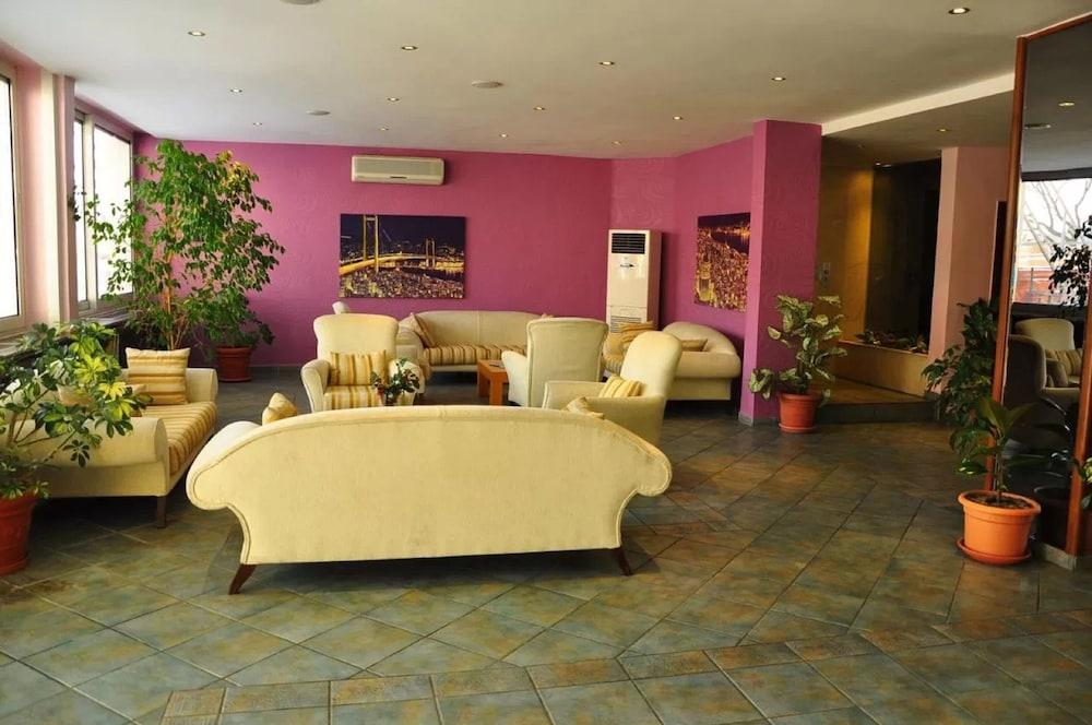 Kilyos Kale Otel Lobby Sitting Area