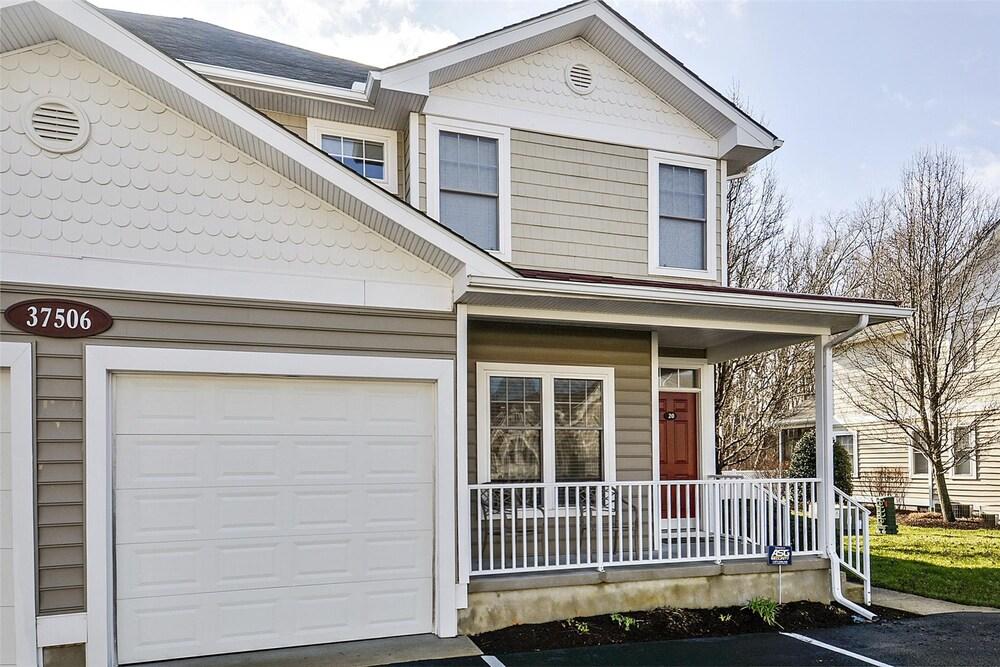 أويستر باي تاون هوم 37506 كايتلين درايف يونيت 20 باي لونج آند فوستر المنطقة الخارجية