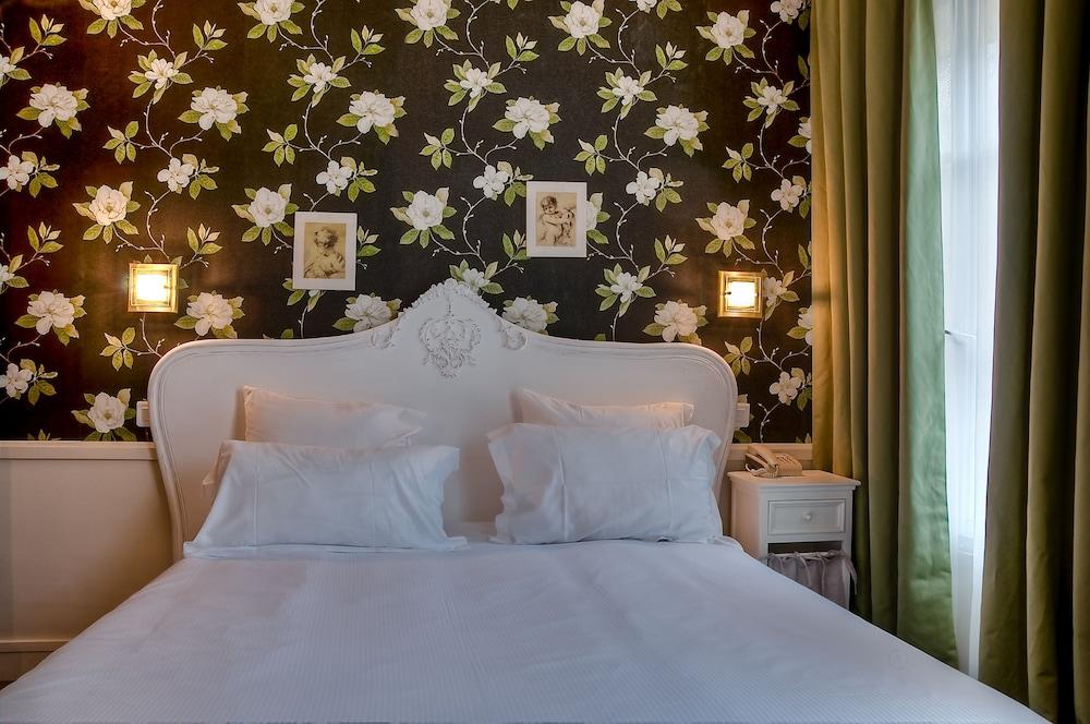 هوتل دي لا موت بيكيه غرفة