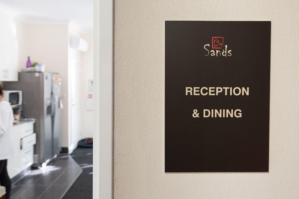 ليلي ساندز باي ريدآونينغ منطقة الاستقبال