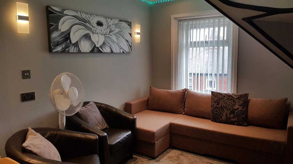 إمبيكابل 2 بدد أبارتمنت إن بلاكبول الصورة الأساسية