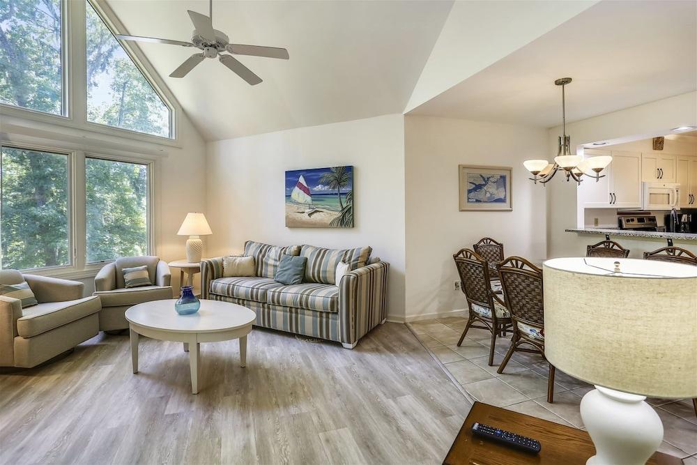 كولوناد كلوب 206