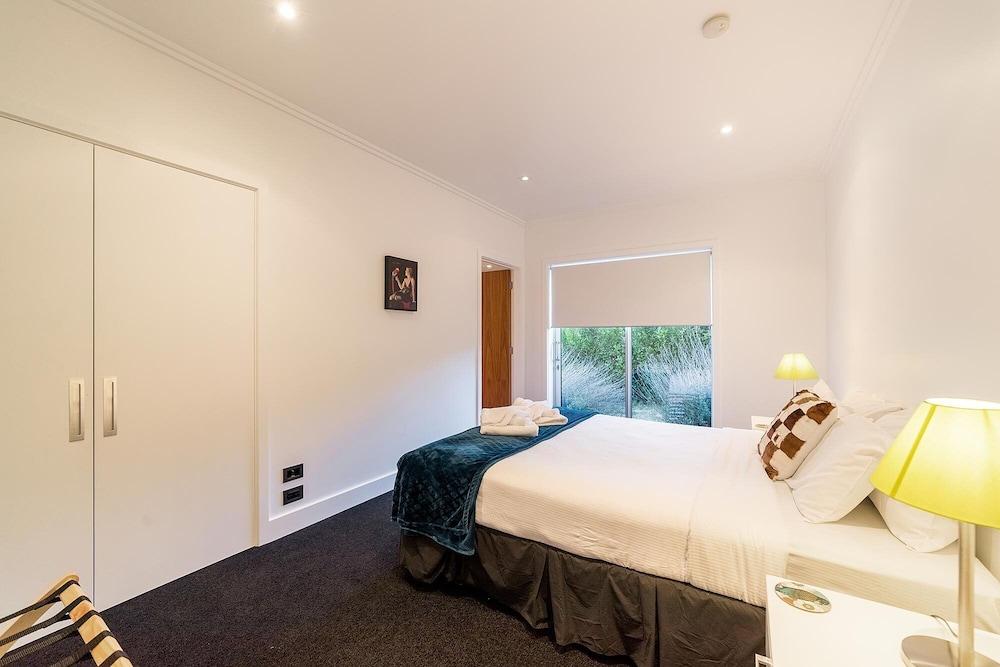 Design, Elegance and This Stunning View Room