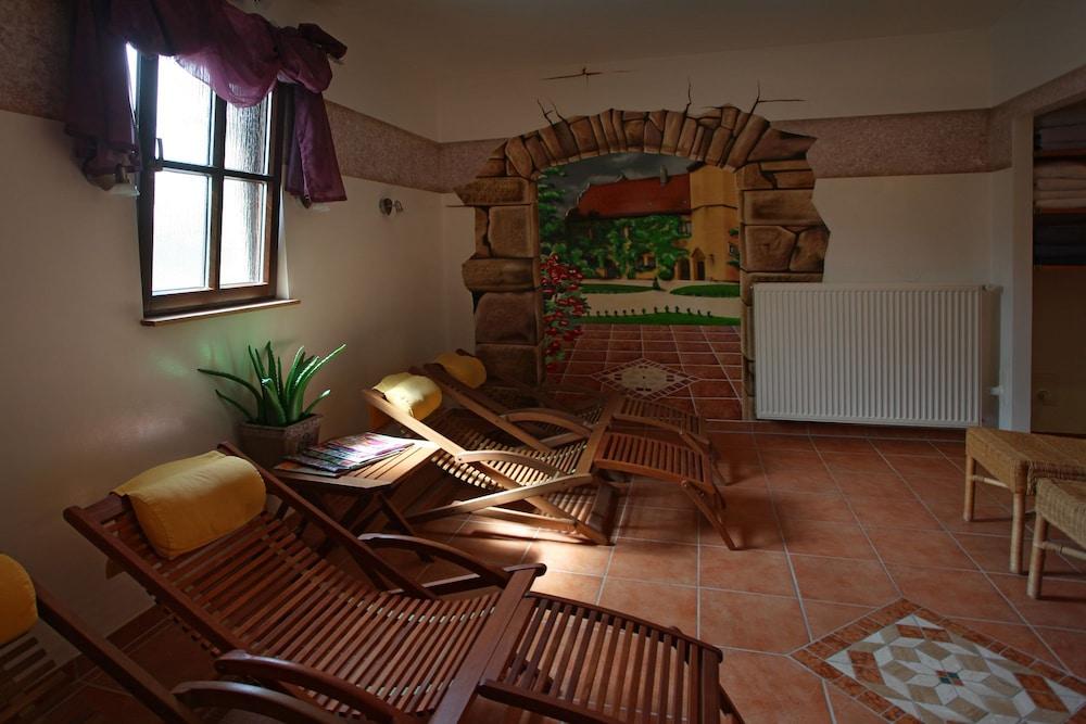 وورنرز شلوس فاينجت آند ويلنيس هوتل تفاصيل الفندق من الداخل