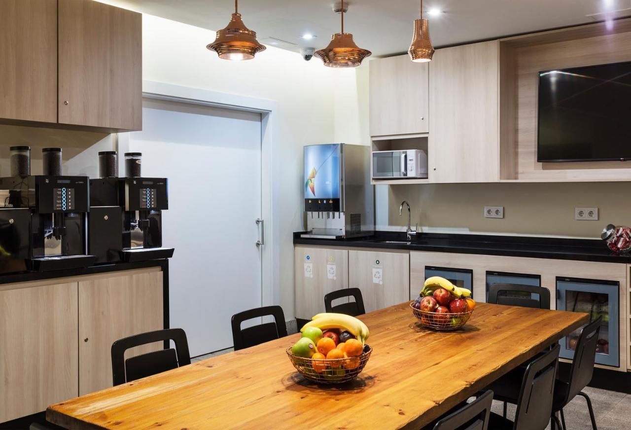 فندق بي آند بي مدريد ثينترو بويرتا ديل سول أخرى