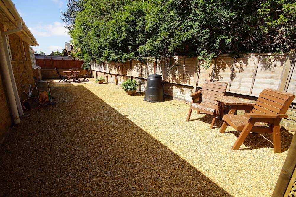 فال أوف بيلفوار إديليك كانتري فيليدج ريتريت المنطقة المحيطة بالمنشأة