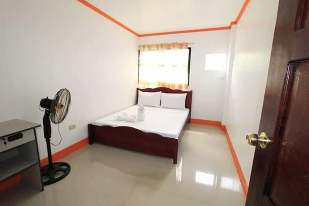 لان بليس بنسيون هاوس غرفة