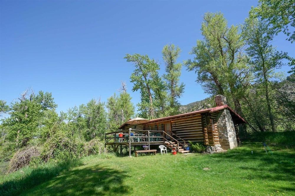 Ennis - T-lazy-b Ranch Property Grounds